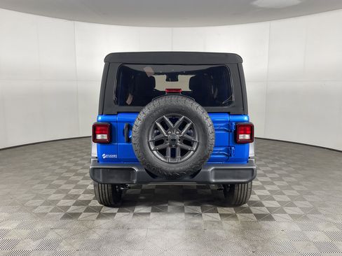 Used 2024 Jeep Wrangler Sport S image 4