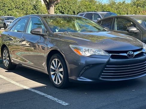 Used 2017 Toyota Camry XLE w/ Moonroof Package FWD image 2
