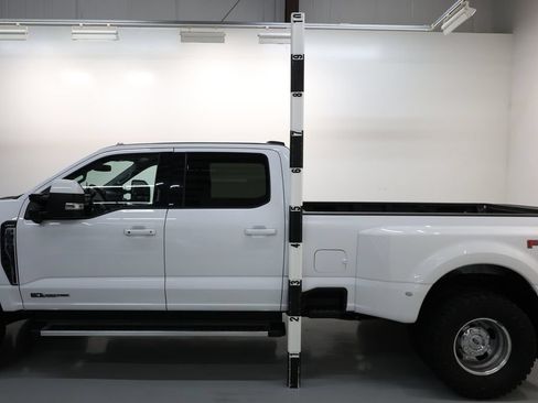 Used 2023 Ford F350 Lariat w/ FX4 Off-Road Package AWD/4WD image 71