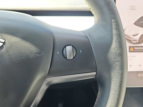 Used 2022 Tesla Model Y Performance AWD/4WD image 31