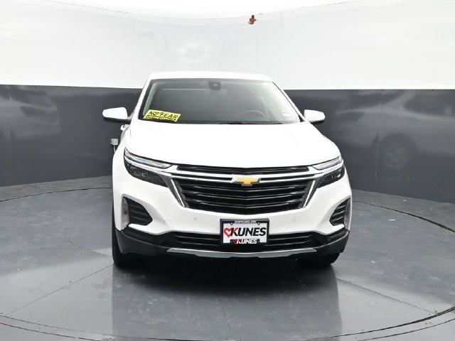 Used 2024 Chevrolet Equinox LT AWD/4WD image 2