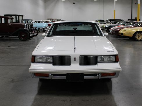 Used 1988 Oldsmobile Cutlass Supreme Classic Brougham RWD image 10