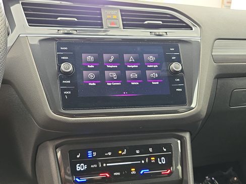 Certified 2024 Volkswagen Tiguan SEL R-Line AWD/4WD image 20