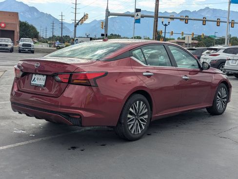 Used 2025 Nissan Altima 2.5 SV FWD image 4