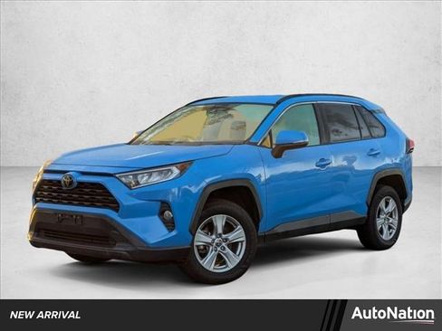 Used 2021 Toyota RAV4 XLE image 1