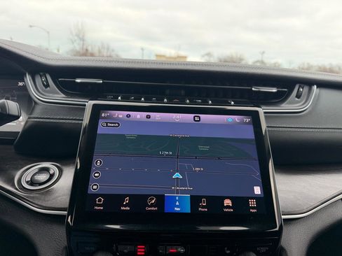 Used 2022 Jeep Grand Cherokee Limited image 13