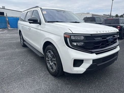 Certified 2025 Ford Expedition Max Active image 3