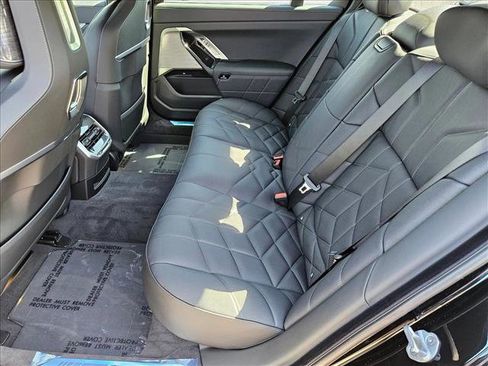 Used 2025 BMW 760i xDrive AWD/4WD image 16