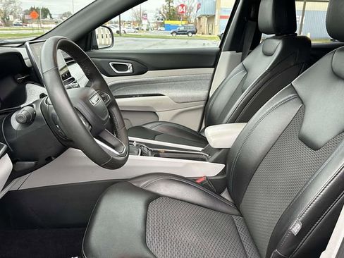 Used 2023 Jeep Compass Latitude w/ Sun and Sound Group image 13