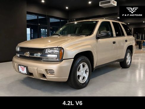 Used 2006 Chevrolet TrailBlazer LS w/ LS Preferred Equipment Group AWD/4WD image 2