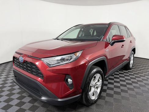 Used 2021 Toyota RAV4 XLE w/ Convenience Package AWD/4WD image 2