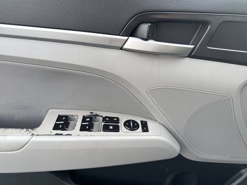 Used 2019 Hyundai Elantra SEL FWD image 13