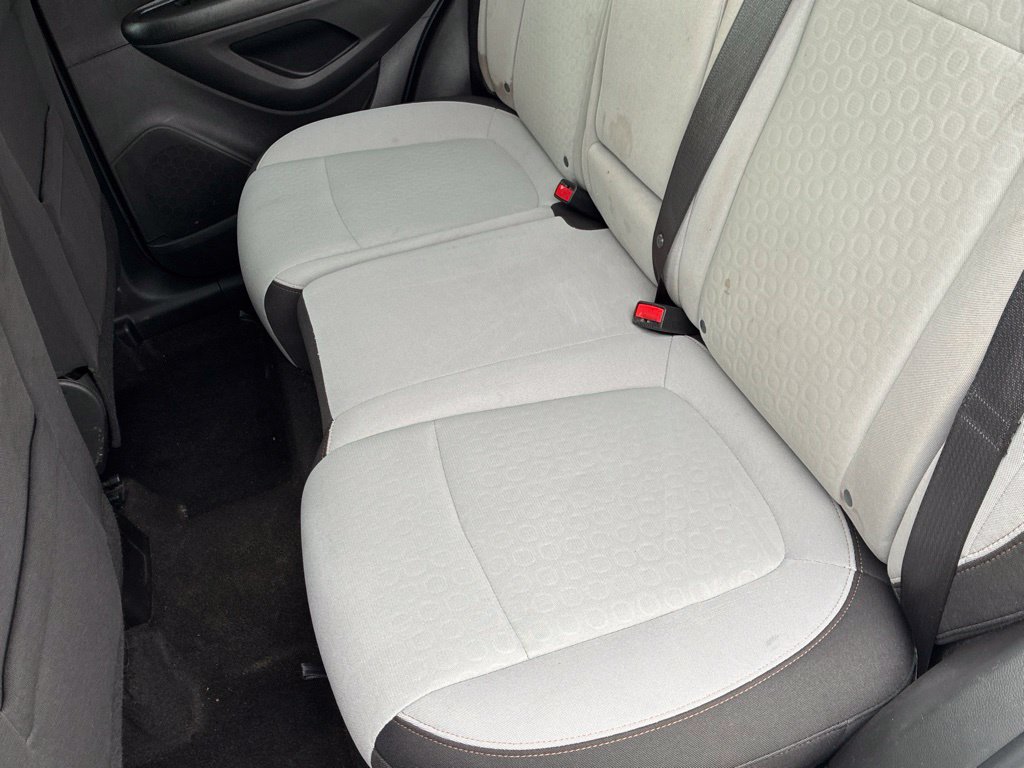 Used 2022 Chevrolet Trax LS w/ Tint and Cruise Package FWD image 12