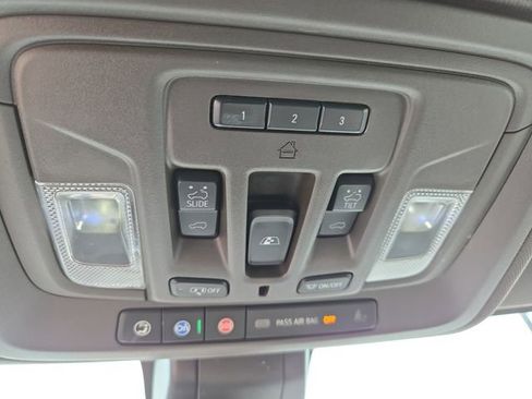 Used 2019 GMC Sierra 1500 SLT w/ SLT Premium Plus Package AWD/4WD image 30