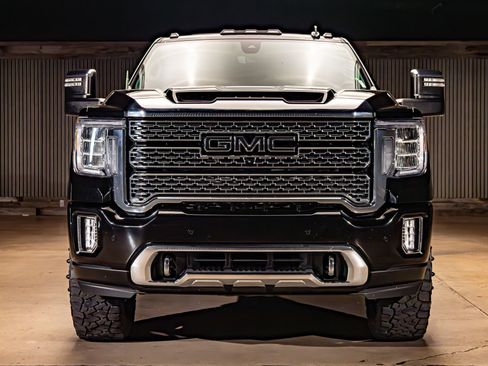 Used 2023 GMC Sierra 3500 Denali w/ Denali Ultimate Package AWD/4WD image 2