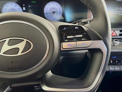 Used 2025 Hyundai Elantra SEL FWD image 50