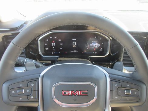 New 2026 GMC Sierra 1500 Elevation image 17