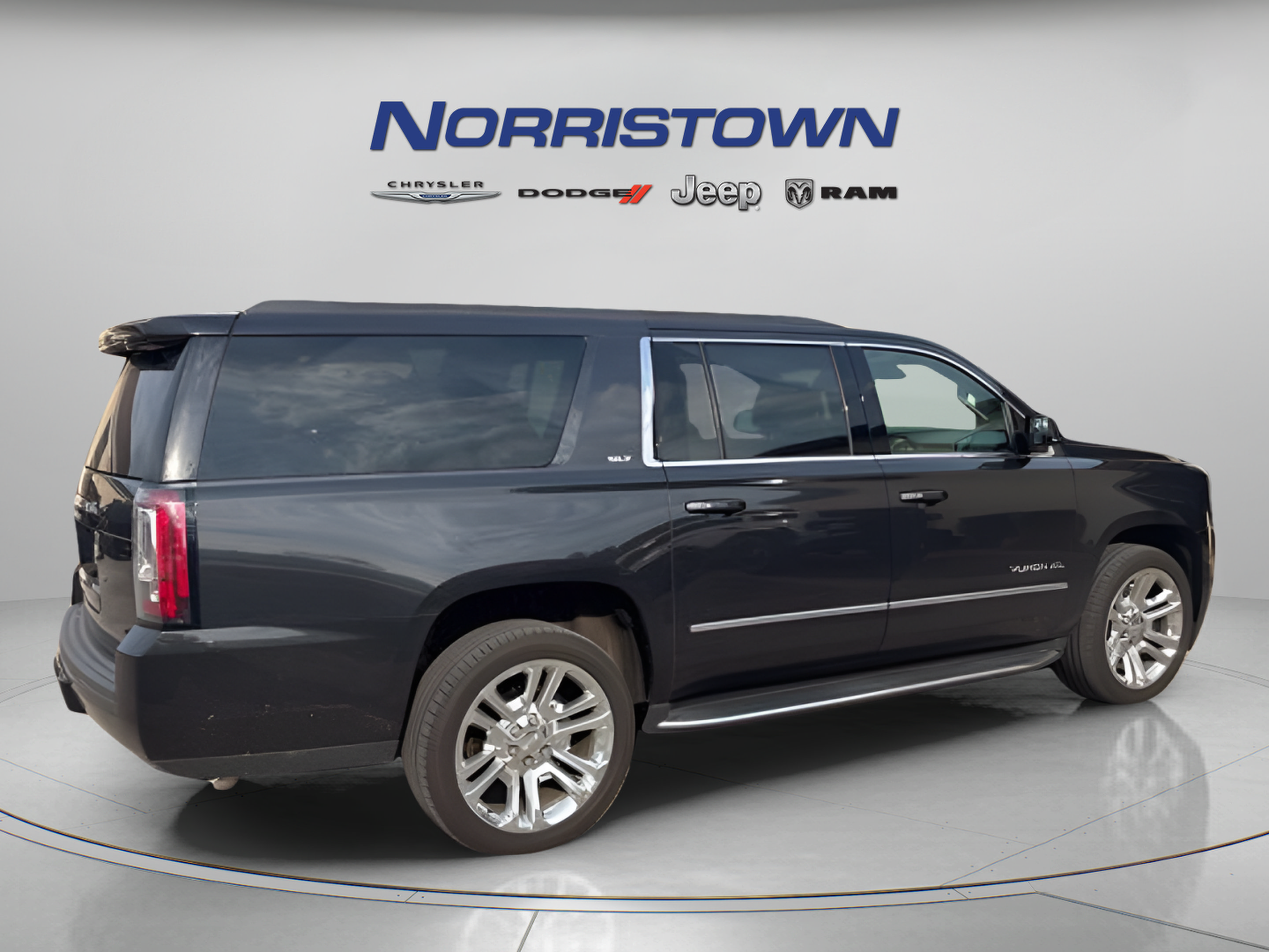 Used 2020 GMC Yukon XL SLT w/ Premium Edition AWD/4WD image 7