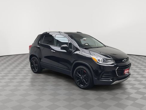 Used 2019 Chevrolet Trax LT w/ Sun & Sound Package AWD/4WD image 30