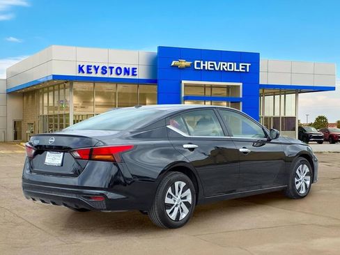 Used 2025 Nissan Altima 2.5 S FWD image 7