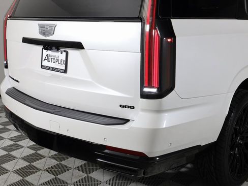 Used 2025 Cadillac Escalade Sport Platinum w/ LPO, ONYX Package image 55