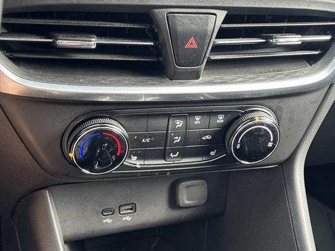 Used 2024 Buick Encore GX Preferred w/ Comfort Package FWD image 24