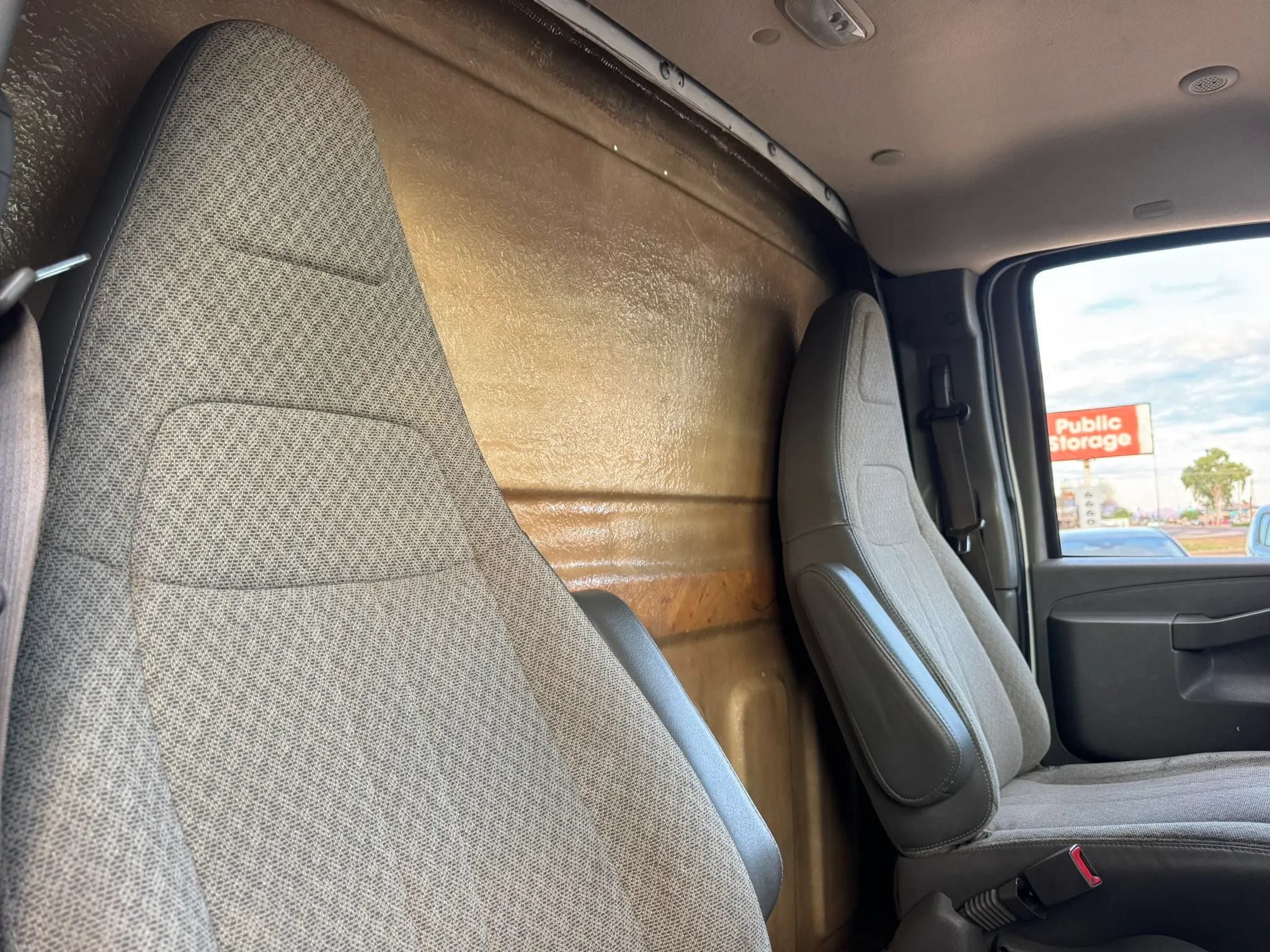 Used 2020 Chevrolet Express 3500 w/ Power Convenience Package RWD image 18