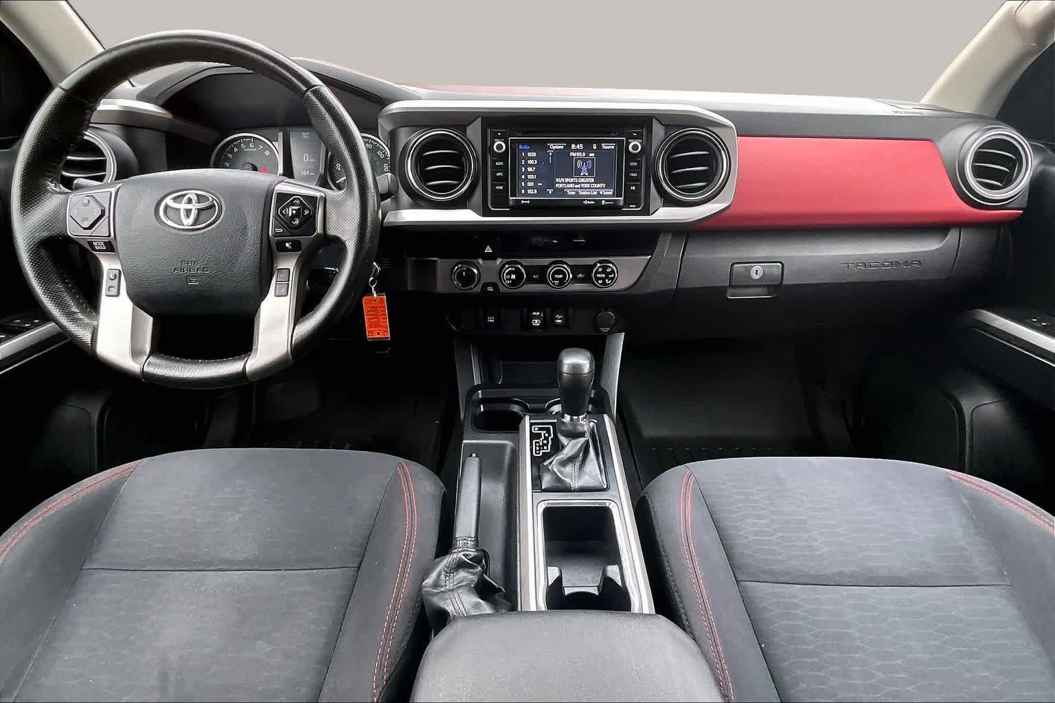 Used 2018 Toyota Tacoma SR5 AWD/4WD image 16