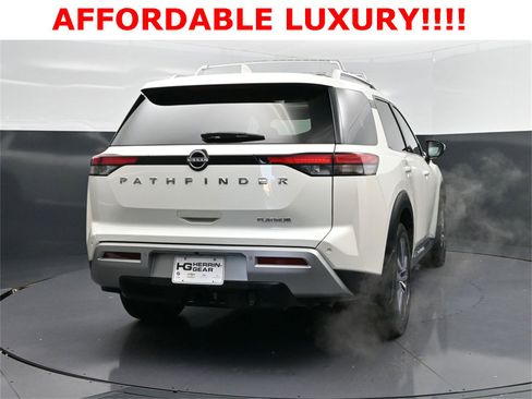 Used 2022 Nissan Pathfinder Platinum w/ Cargo Package image 7