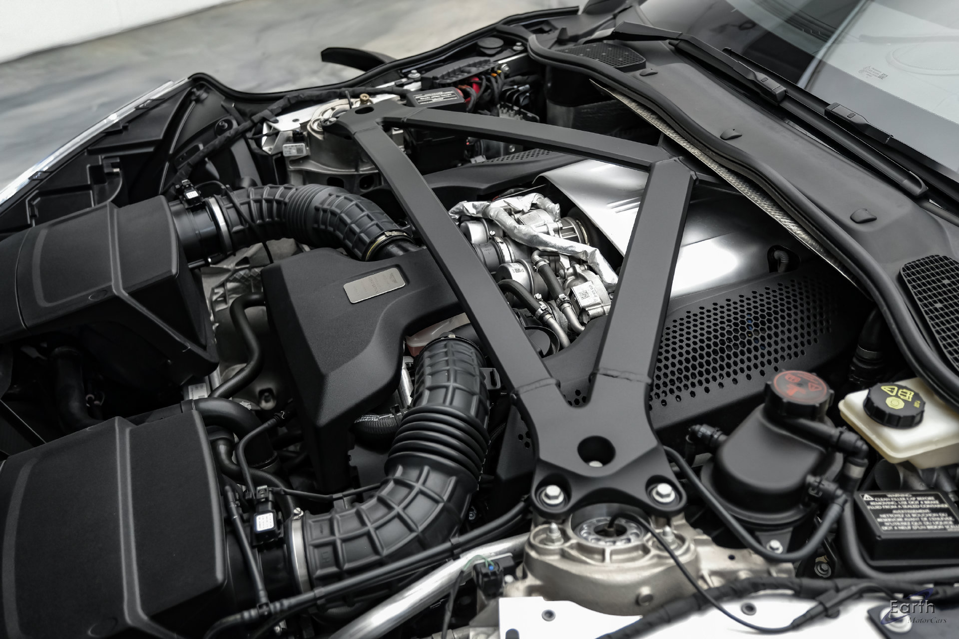 Used 2021 Aston Martin DB11 Coupe RWD image 84