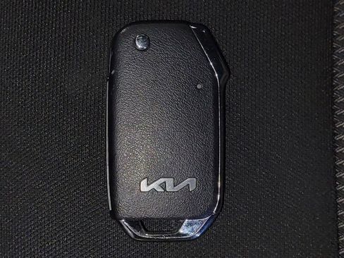 Used 2023 Kia Sorento LX FWD image 32