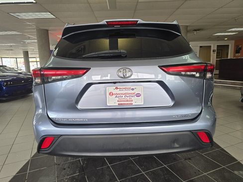 Used 2021 Toyota Highlander XLE image 5
