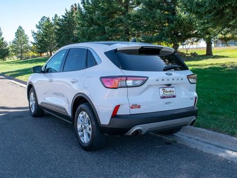 Used 2022 Ford Escape SE image 4