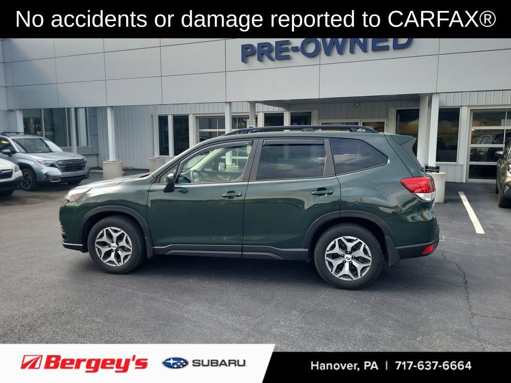 Used 2023 Subaru Forester Premium AWD/4WD image 2