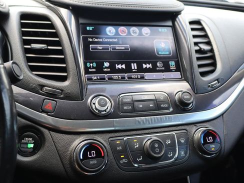 Used 2018 Chevrolet Impala LT FWD image 20
