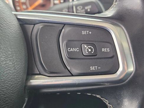 Used 2021 Jeep Gladiator Overland image 16