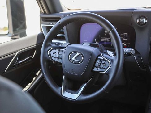 Used 2025 Lexus GX 550 w/ Cold Area Package AWD/4WD image 14