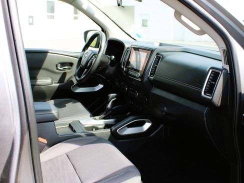 Used 2023 Nissan Frontier SV w/ SV Convenience Package AWD/4WD image 9