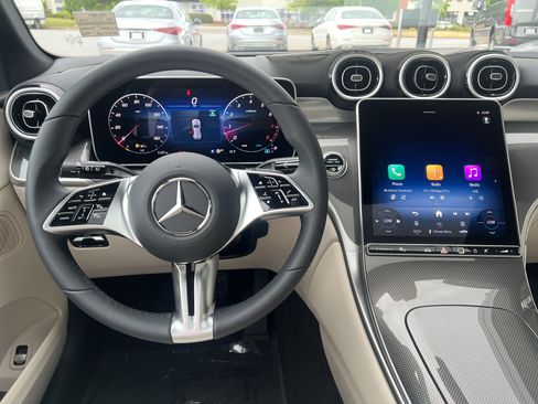 Certified 2025 Mercedes-Benz GLC 300 image 30