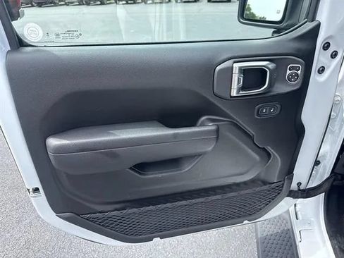 Used 2024 Jeep Wrangler Unlimited Sport AWD/4WD image 7