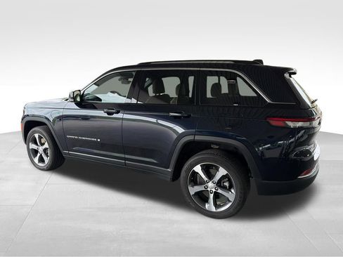 Used 2023 Jeep Grand Cherokee 4WD 4xe w/ Luxury Tech Group II image 3