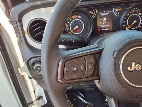 Used 2025 Jeep Wrangler Sport S image 10