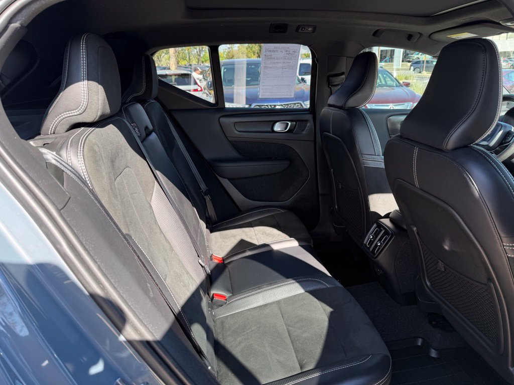 Used 2020 Volvo XC40 T5 R-Design w/ Protection Package Premier AWD/4WD image 13
