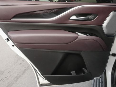 Used 2022 Cadillac Escalade Sport Platinum w/ Heavy-Duty Trailer Package AWD/4WD image 31