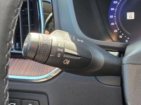 Certified 2023 Volvo XC60 T8 Plus AWD/4WD image 29