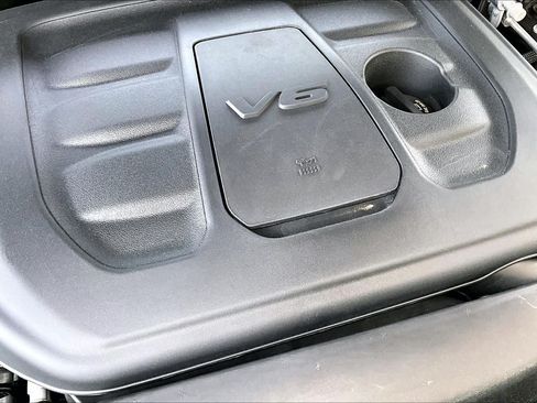 Used 2020 Jeep Grand Cherokee Altitude AWD/4WD image 31
