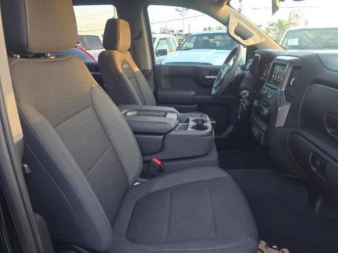 Used 2022 Chevrolet Silverado 1500 Custom w/ Safety Confidence Package image 8