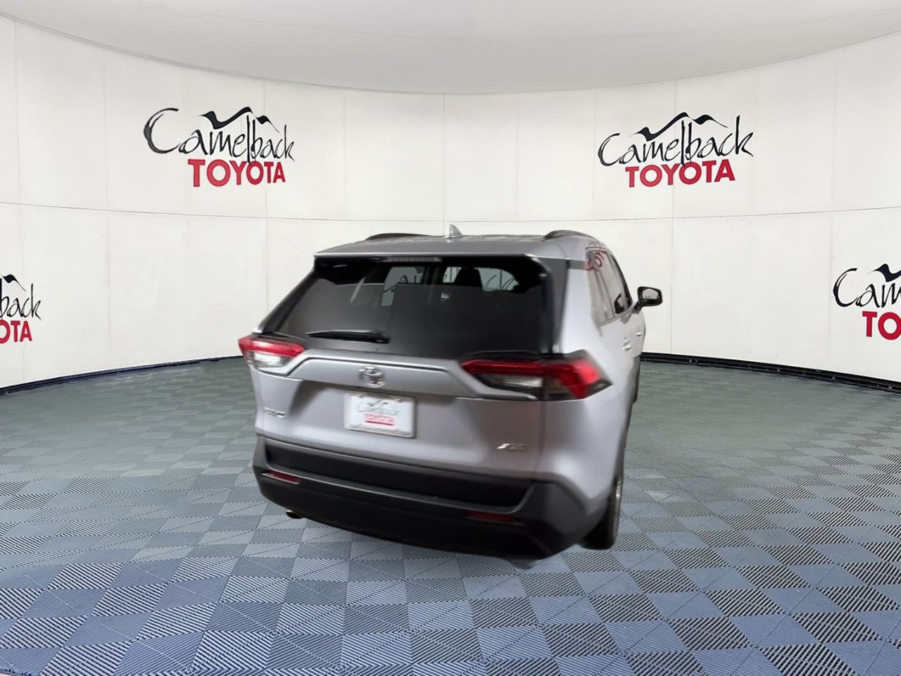 Used 2025 Toyota RAV4 XLE FWD image 9