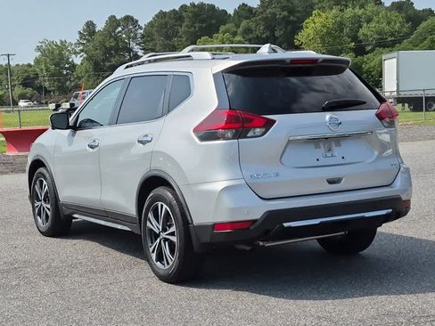 Used 2020 Nissan Rogue SV w/ Sun & Sound Touring Package FWD image 6