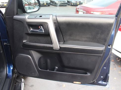 Used 2014 Toyota 4Runner SR5 image 23